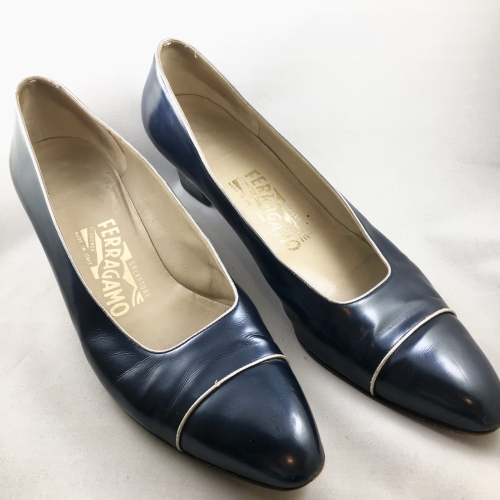 [Salvatore Ferragamo] Blue Patent Leather Heels